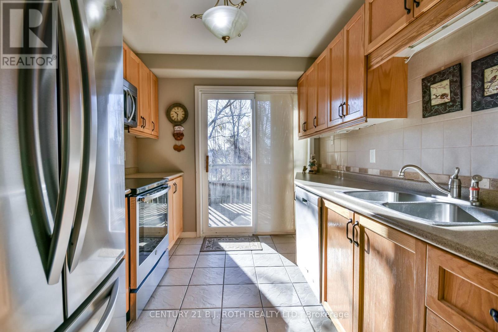 3 - 358 Little Avenue, Barrie, Ontario  L4N 2Z6 - Photo 7 - S12915002