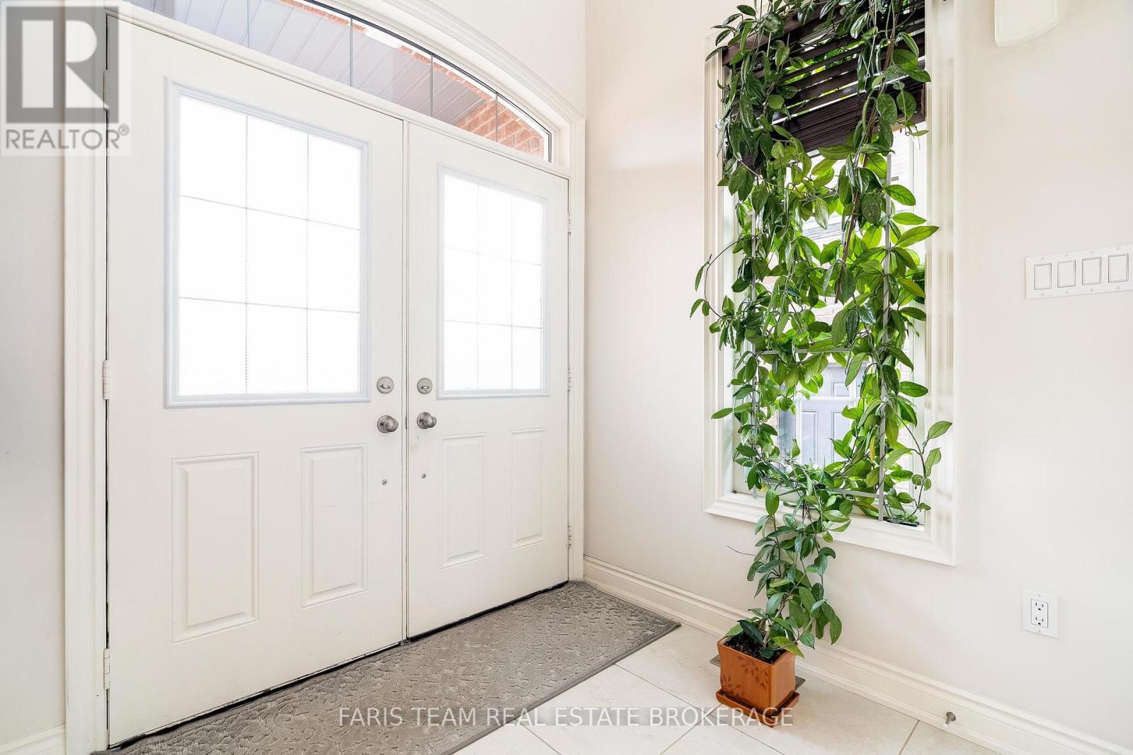 56 Jewel House Lane, Barrie (Innis-Shore), Ontario  L4M 0C4 - Photo 6 - S12915026