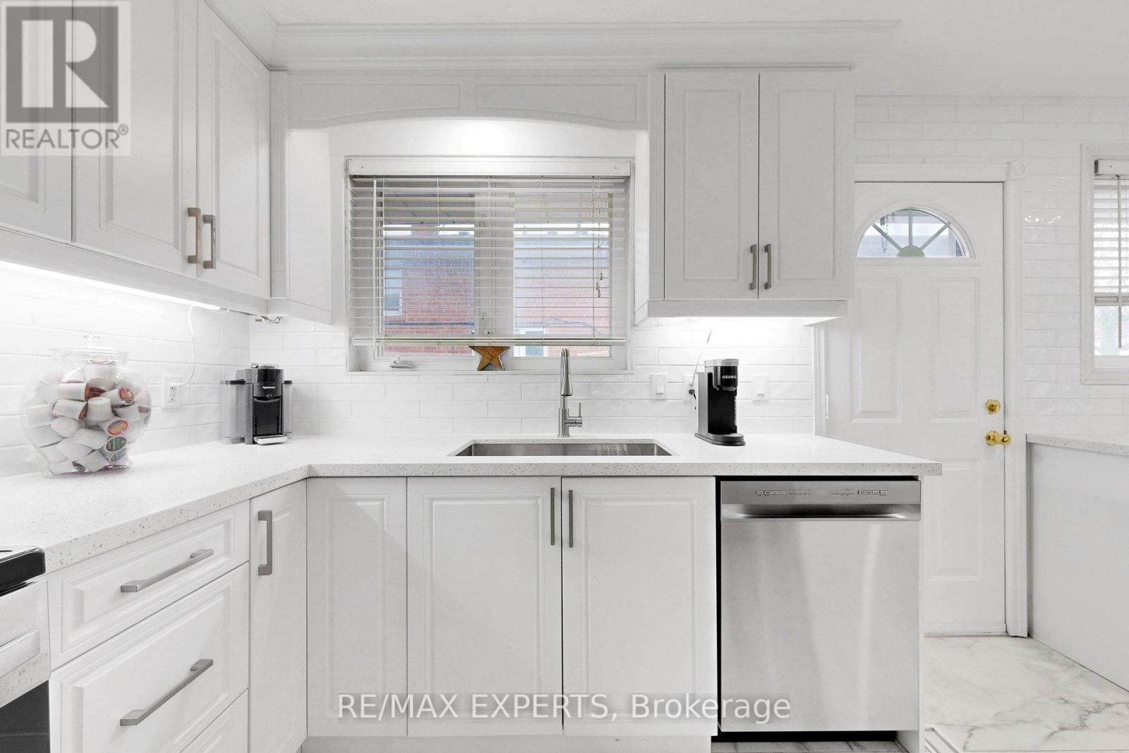 1149 Shadeland Drive, Mississauga, Ontario  L5C 1P2 - Photo 17 - W12914916