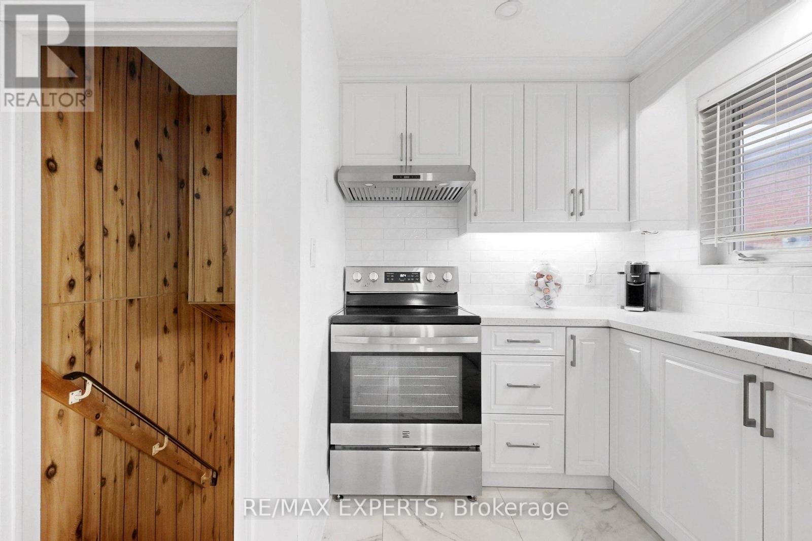 1149 Shadeland Drive, Mississauga, Ontario  L5C 1P2 - Photo 18 - W12914916