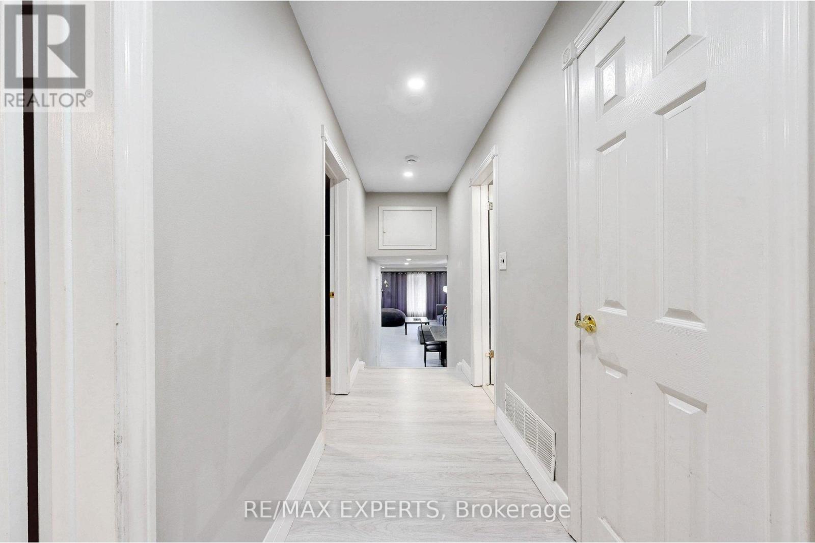 1149 Shadeland Drive, Mississauga, Ontario  L5C 1P2 - Photo 20 - W12914916