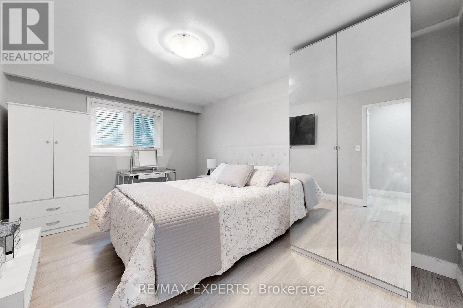 1149 Shadeland Drive, Mississauga, Ontario  L5C 1P2 - Photo 26 - W12914916