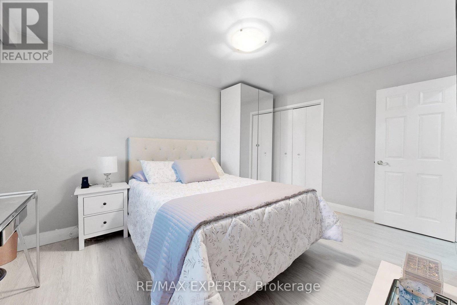 1149 Shadeland Drive, Mississauga, Ontario  L5C 1P2 - Photo 27 - W12914916