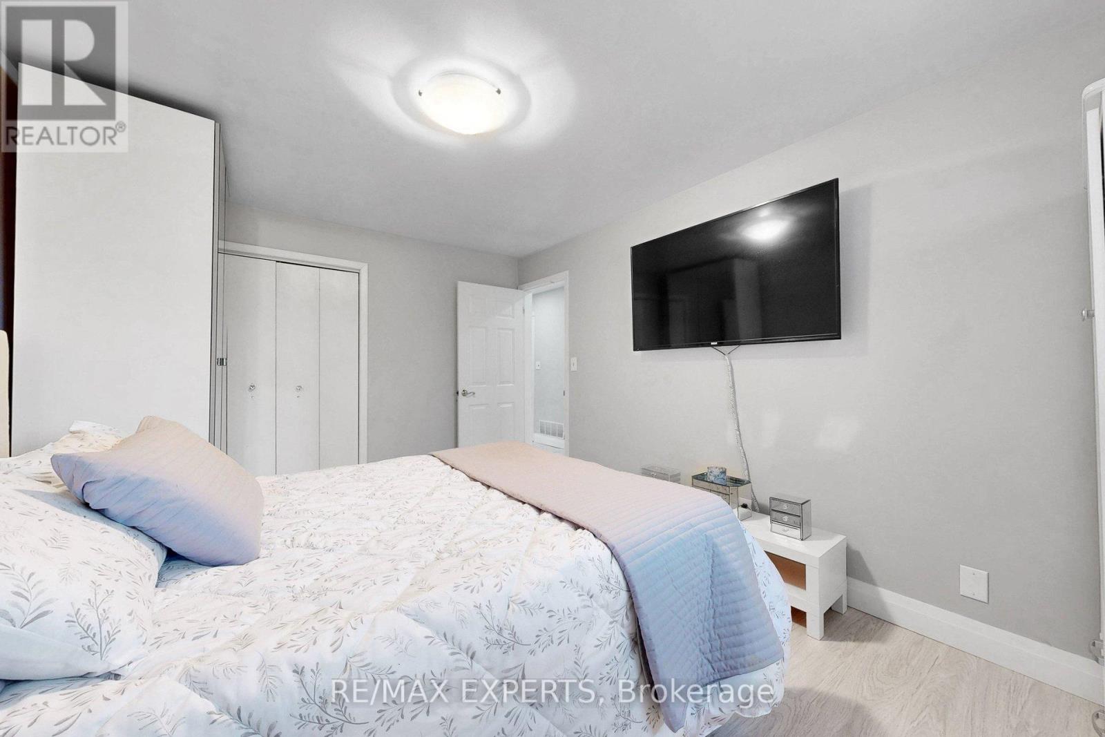 1149 Shadeland Drive, Mississauga, Ontario  L5C 1P2 - Photo 28 - W12914916