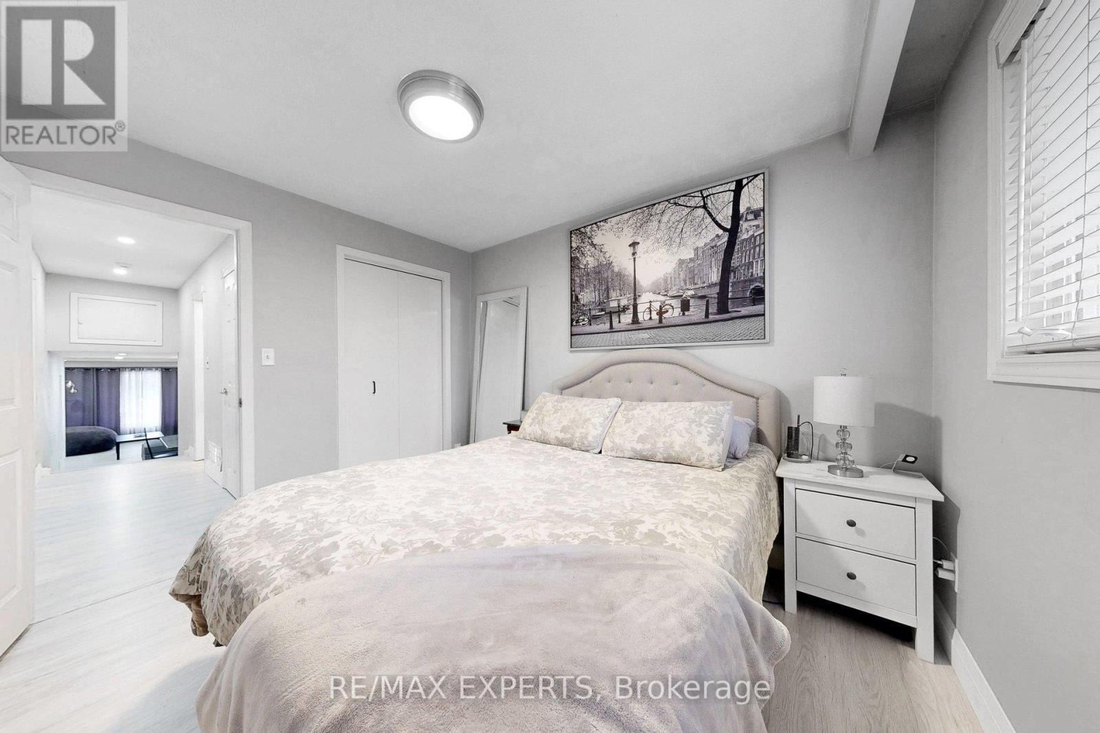 1149 Shadeland Drive, Mississauga, Ontario  L5C 1P2 - Photo 31 - W12914916