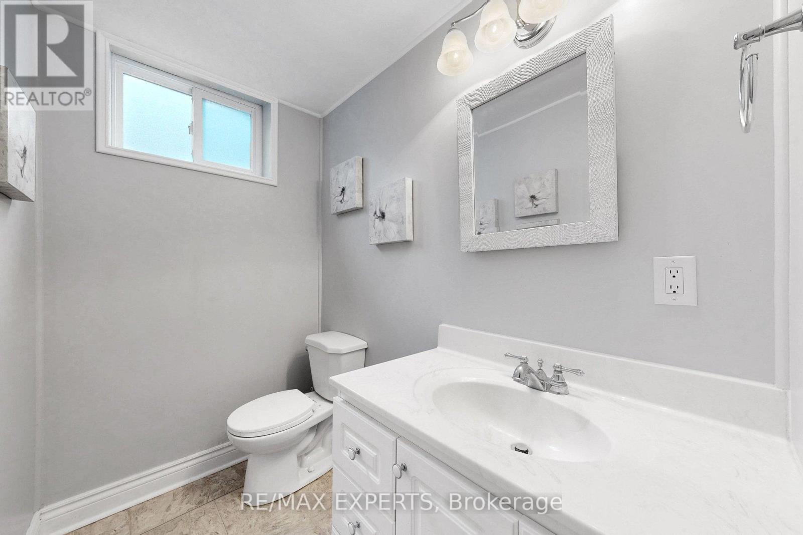 1149 Shadeland Drive, Mississauga, Ontario  L5C 1P2 - Photo 32 - W12914916