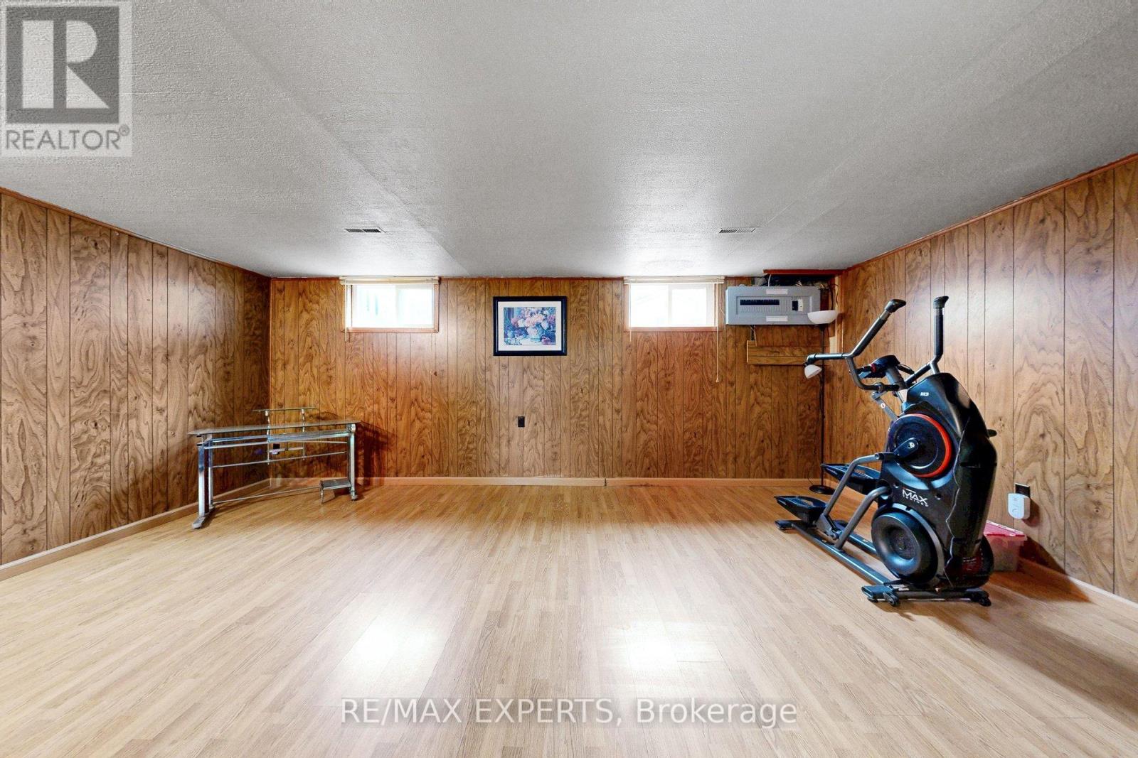 1149 Shadeland Drive, Mississauga, Ontario  L5C 1P2 - Photo 34 - W12914916