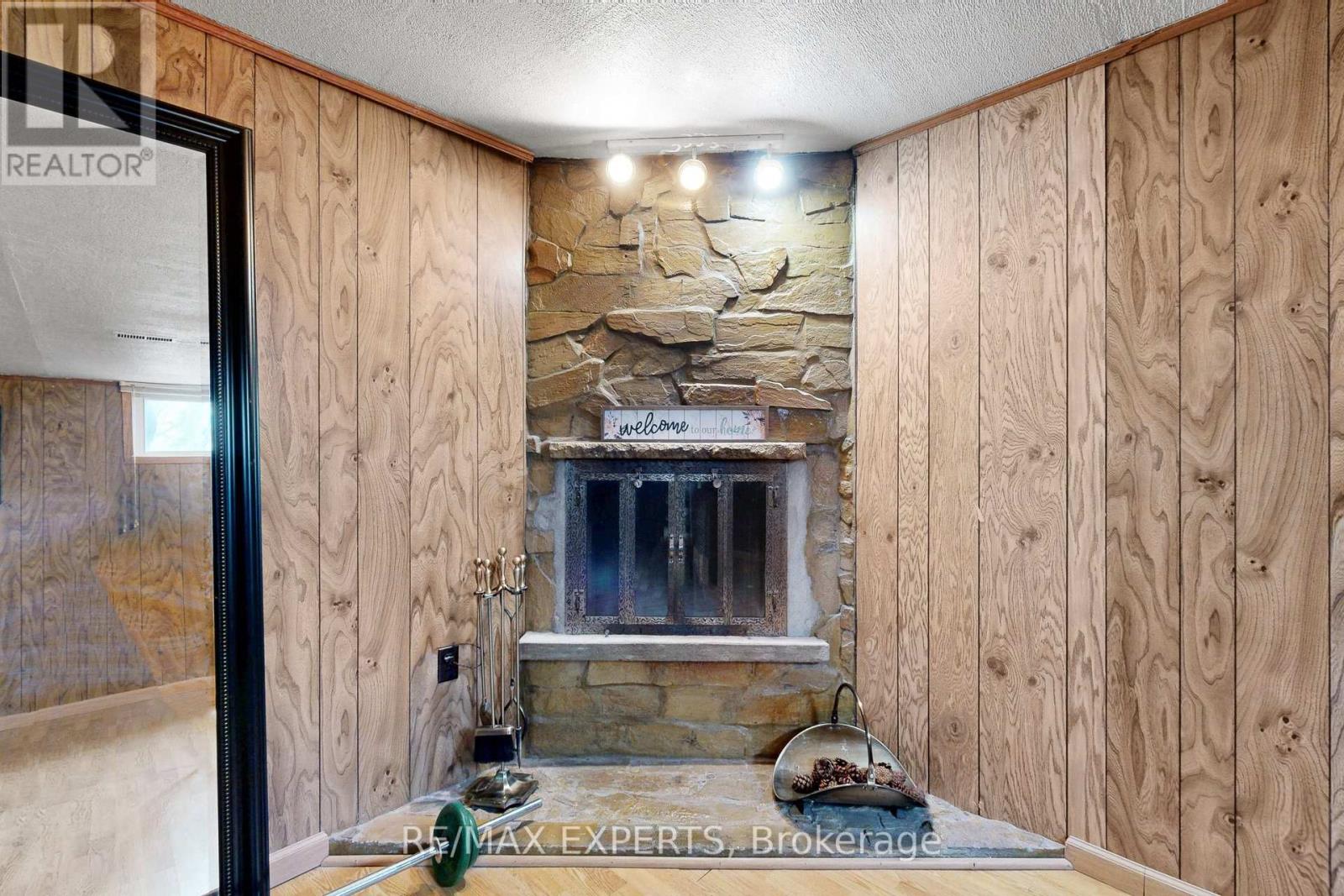 1149 Shadeland Drive, Mississauga, Ontario  L5C 1P2 - Photo 36 - W12914916