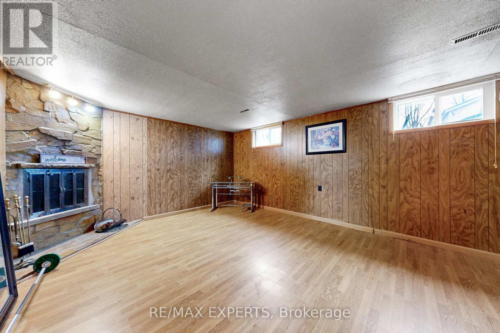 1149 Shadeland Drive, Mississauga, Ontario  L5C 1P2 - Photo 37 - W12914916