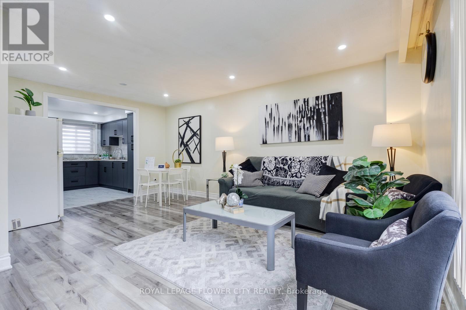 19 - 435 Silverstone Drive, Toronto, Ontario  M9V 3K7 - Photo 10 - W12914922