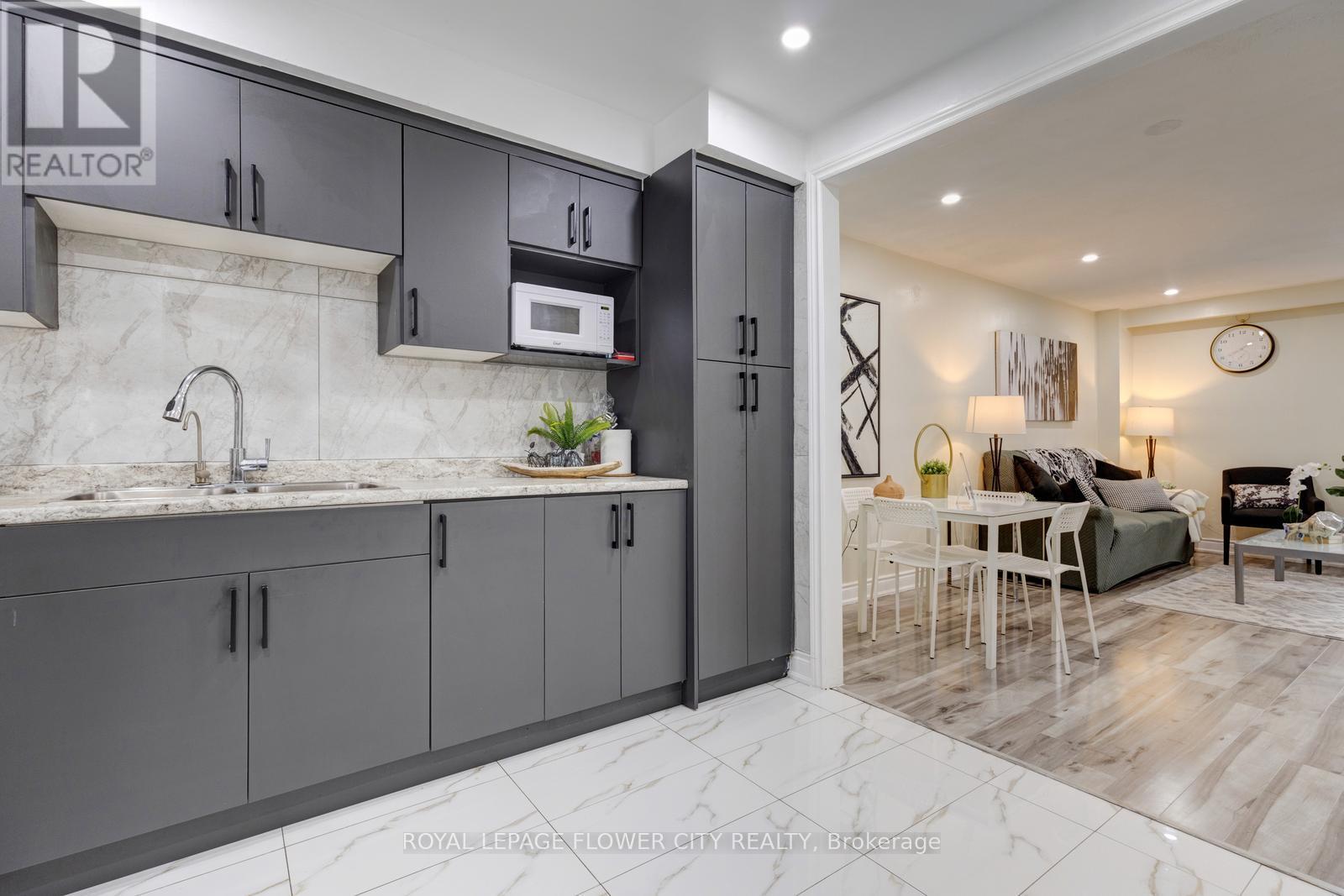 19 - 435 Silverstone Drive, Toronto, Ontario  M9V 3K7 - Photo 17 - W12914922