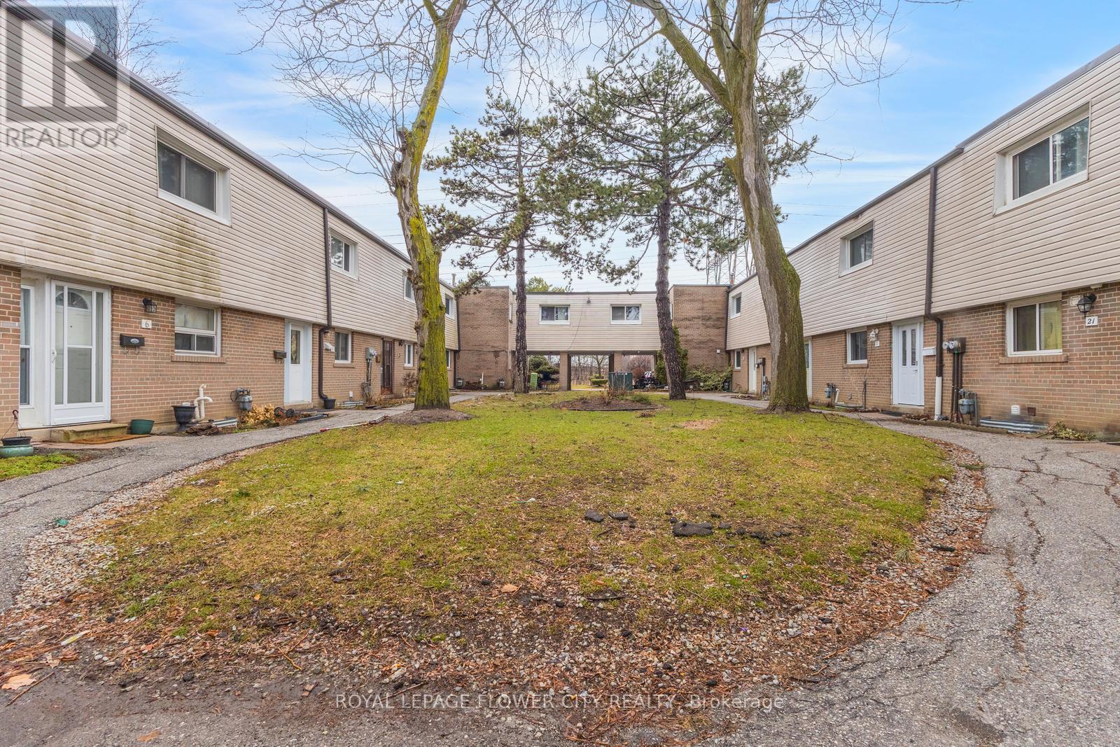 19 - 435 Silverstone Drive, Toronto, Ontario  M9V 3K7 - Photo 2 - W12914922