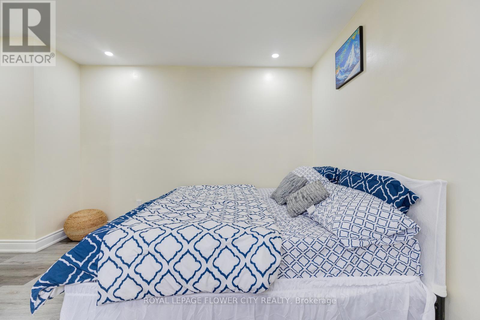 19 - 435 Silverstone Drive, Toronto, Ontario  M9V 3K7 - Photo 24 - W12914922