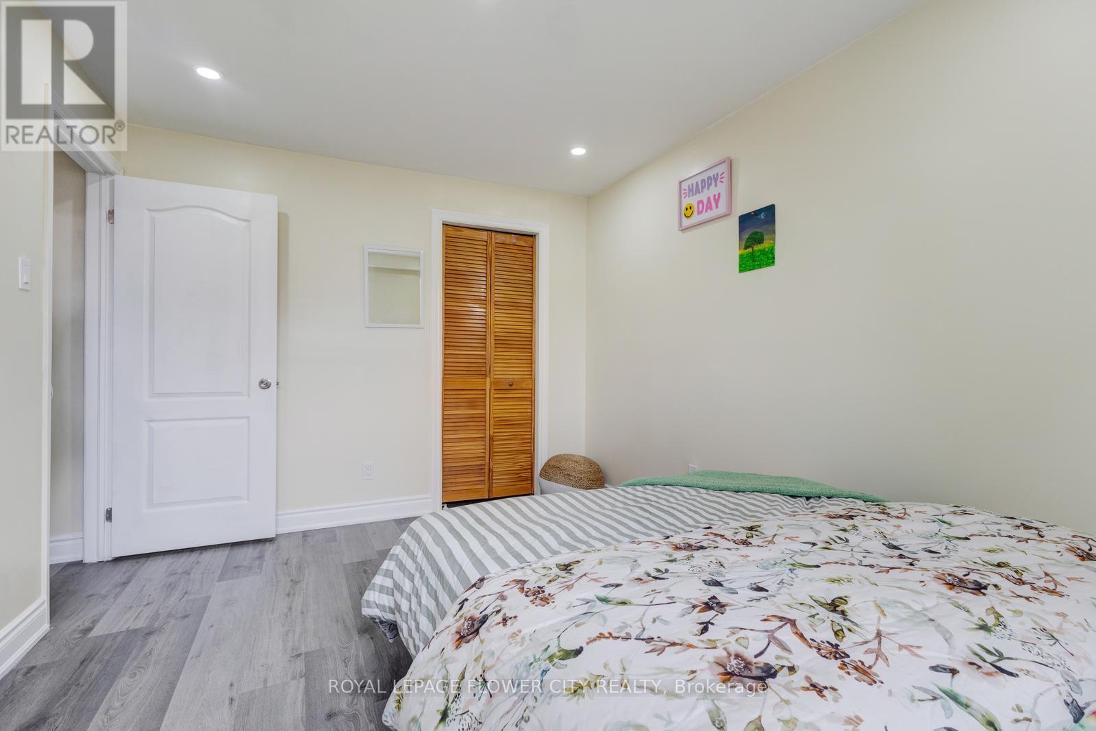 19 - 435 Silverstone Drive, Toronto, Ontario  M9V 3K7 - Photo 34 - W12914922