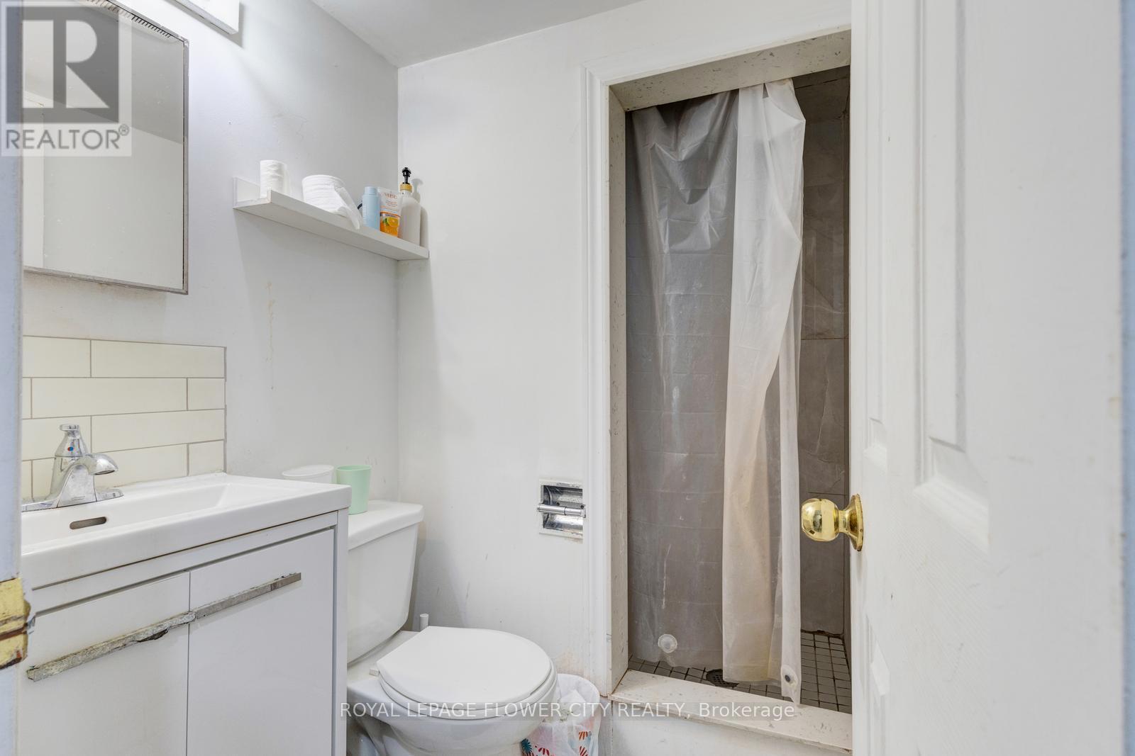 19 - 435 Silverstone Drive, Toronto, Ontario  M9V 3K7 - Photo 44 - W12914922