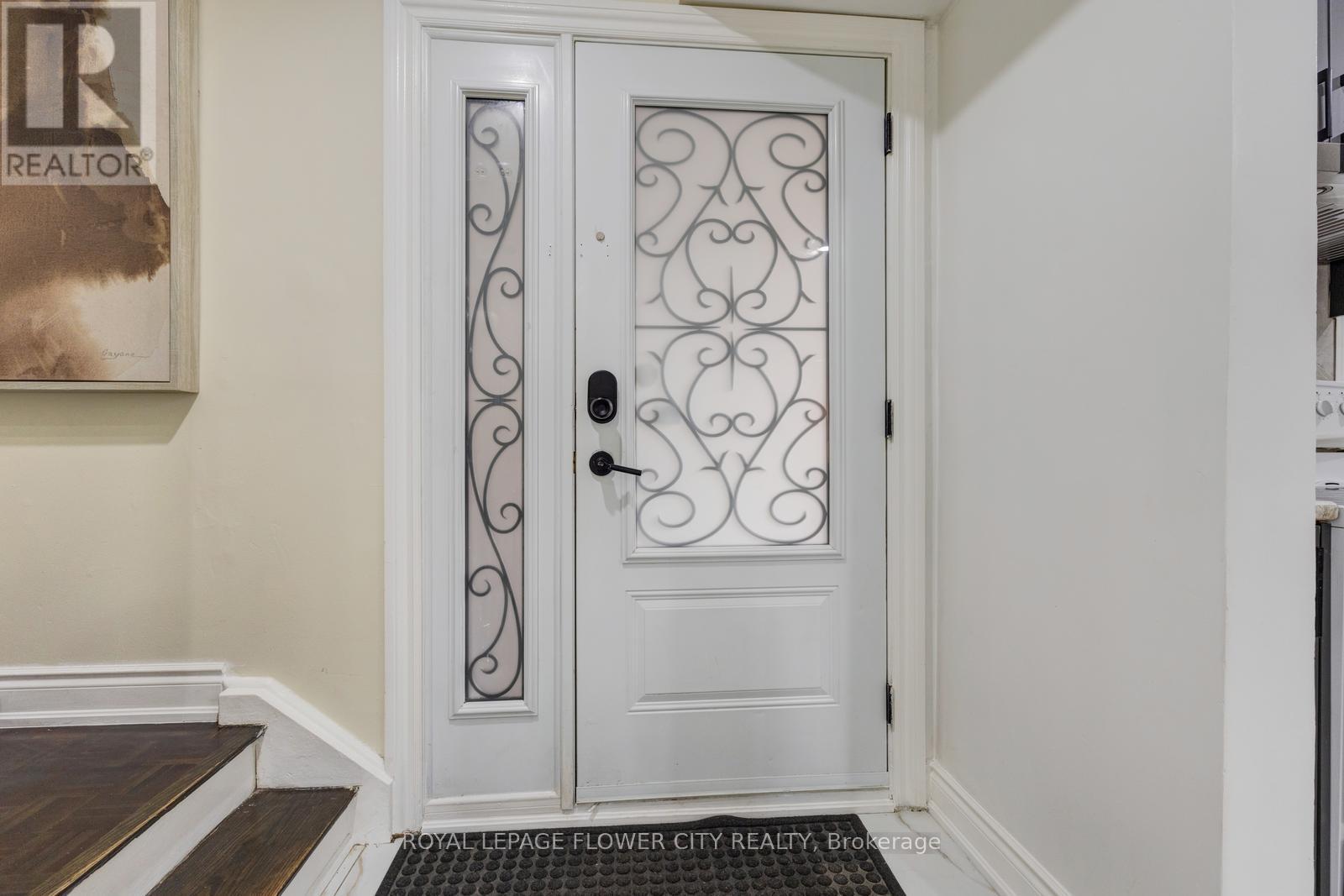 19 - 435 Silverstone Drive, Toronto, Ontario  M9V 3K7 - Photo 6 - W12914922