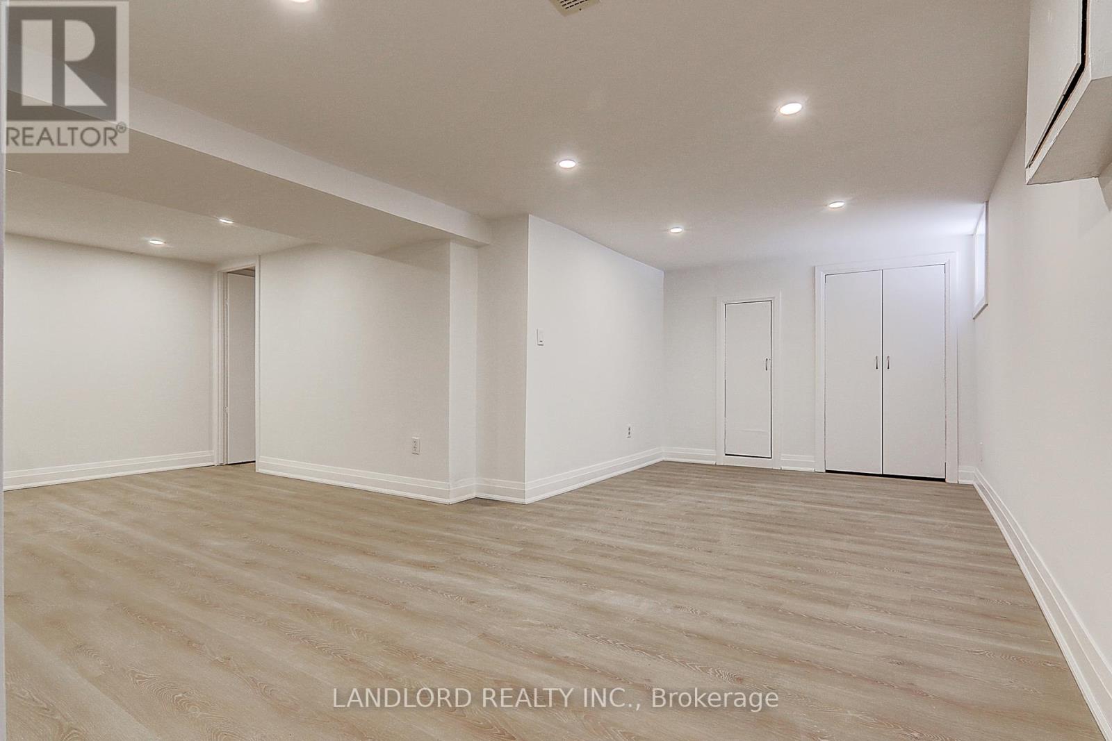 Lower - 130 Lambton Avenue, Toronto, Ontario  M6N 2S9 - Photo 13 - W12914954