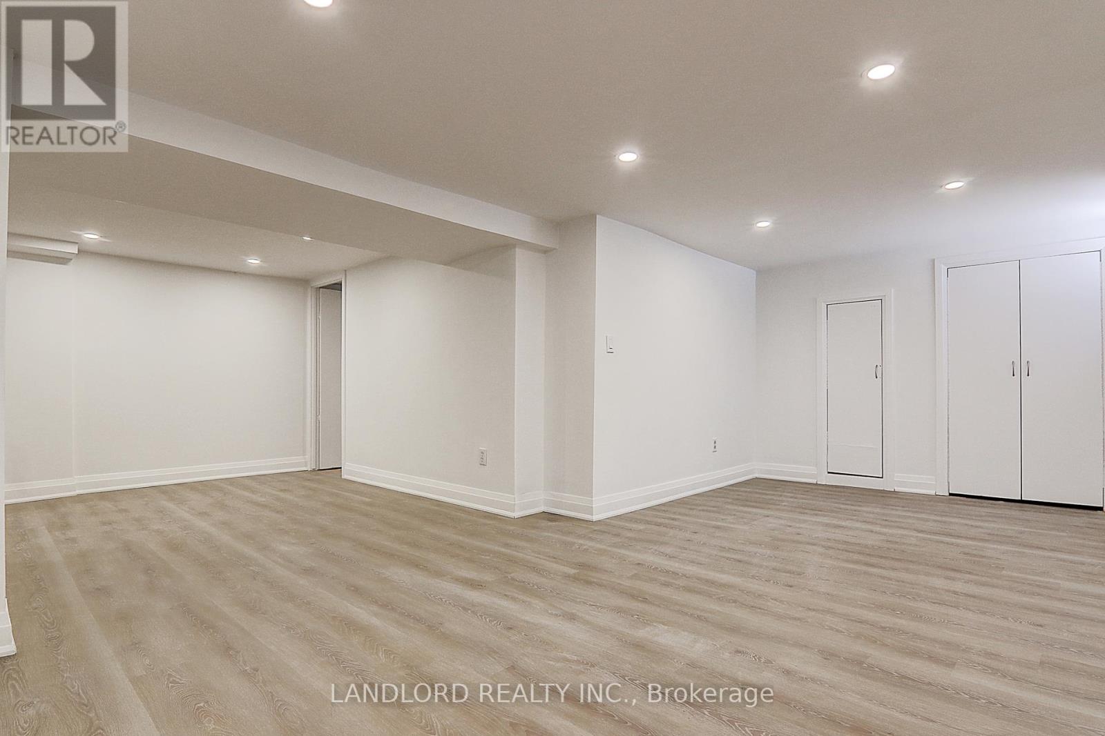 Lower - 130 Lambton Avenue, Toronto, Ontario  M6N 2S9 - Photo 14 - W12914954