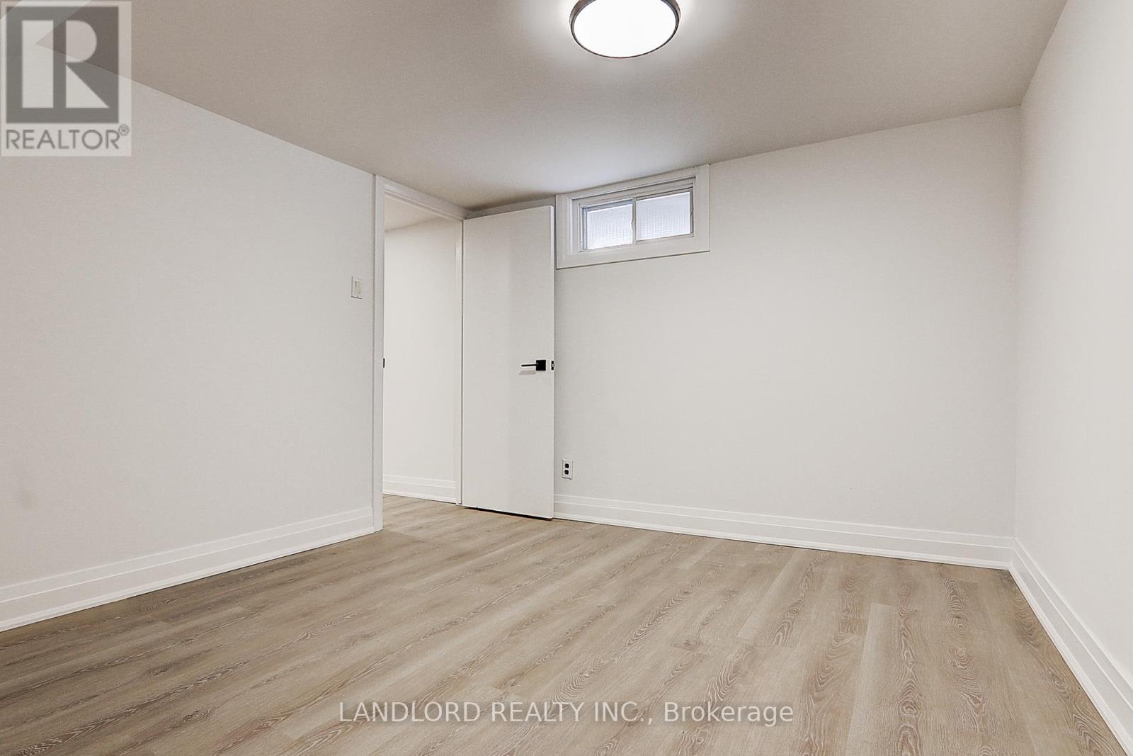 Lower - 130 Lambton Avenue, Toronto, Ontario  M6N 2S9 - Photo 19 - W12914954