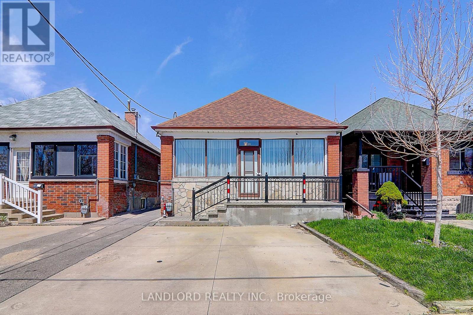 Lower - 130 Lambton Avenue, Toronto, Ontario  M6N 2S9 - Photo 25 - W12914954