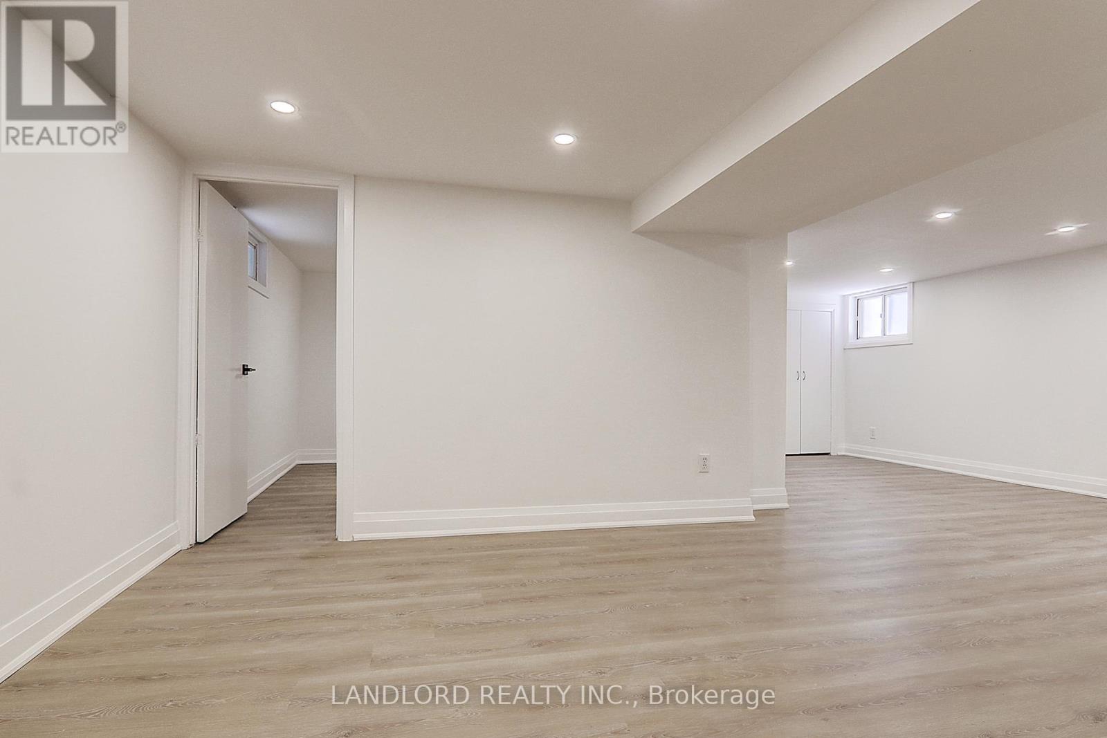 Lower - 130 Lambton Avenue, Toronto, Ontario  M6N 2S9 - Photo 8 - W12914954