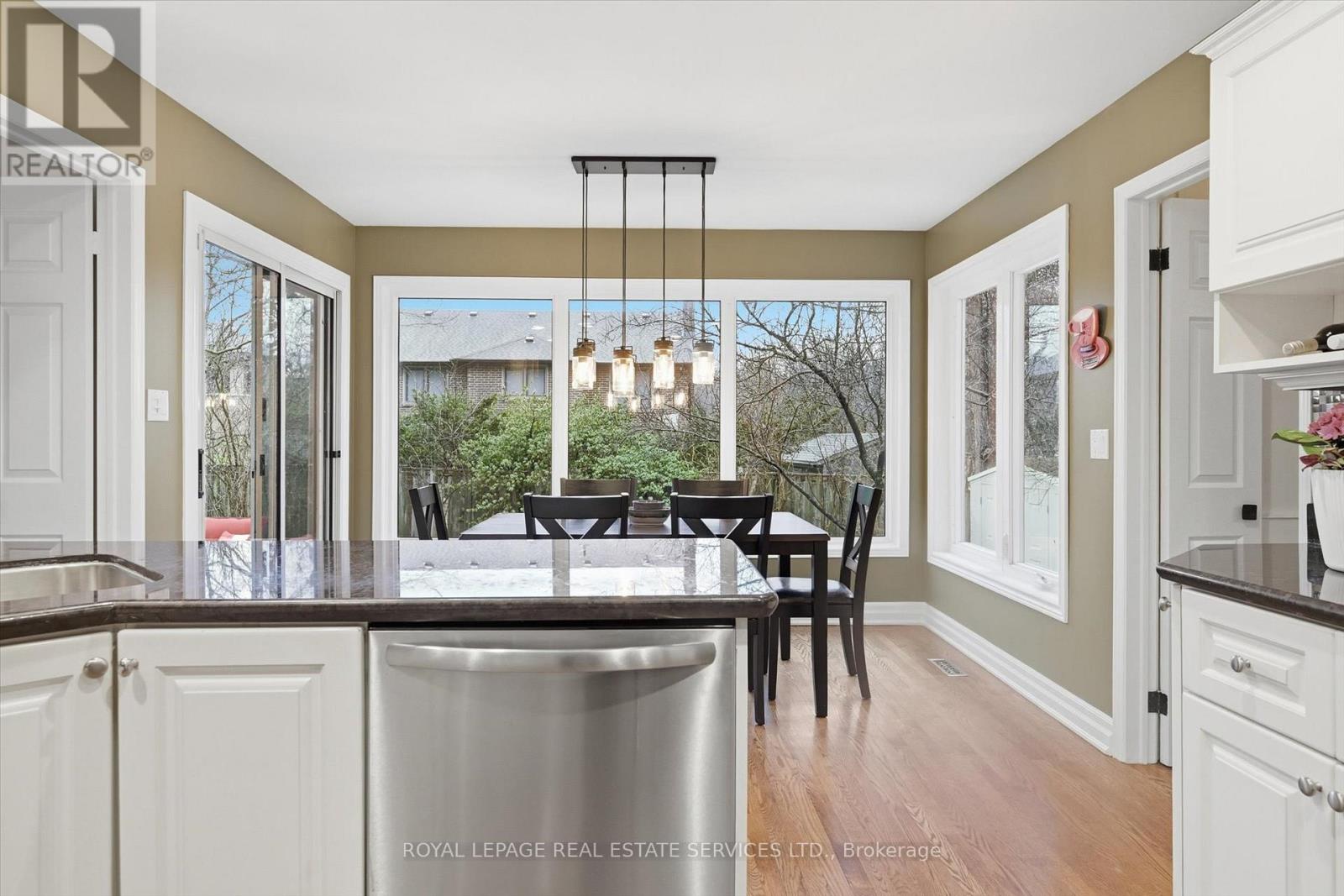 1100 Oakery Woods Place, Oakville, Ontario  L6M 2C1 - Photo 15 - W12915012