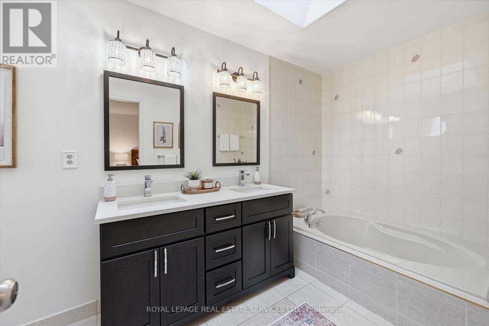 1100 Oakery Woods Place, Oakville, Ontario  L6M 2C1 - Photo 28 - W12915012