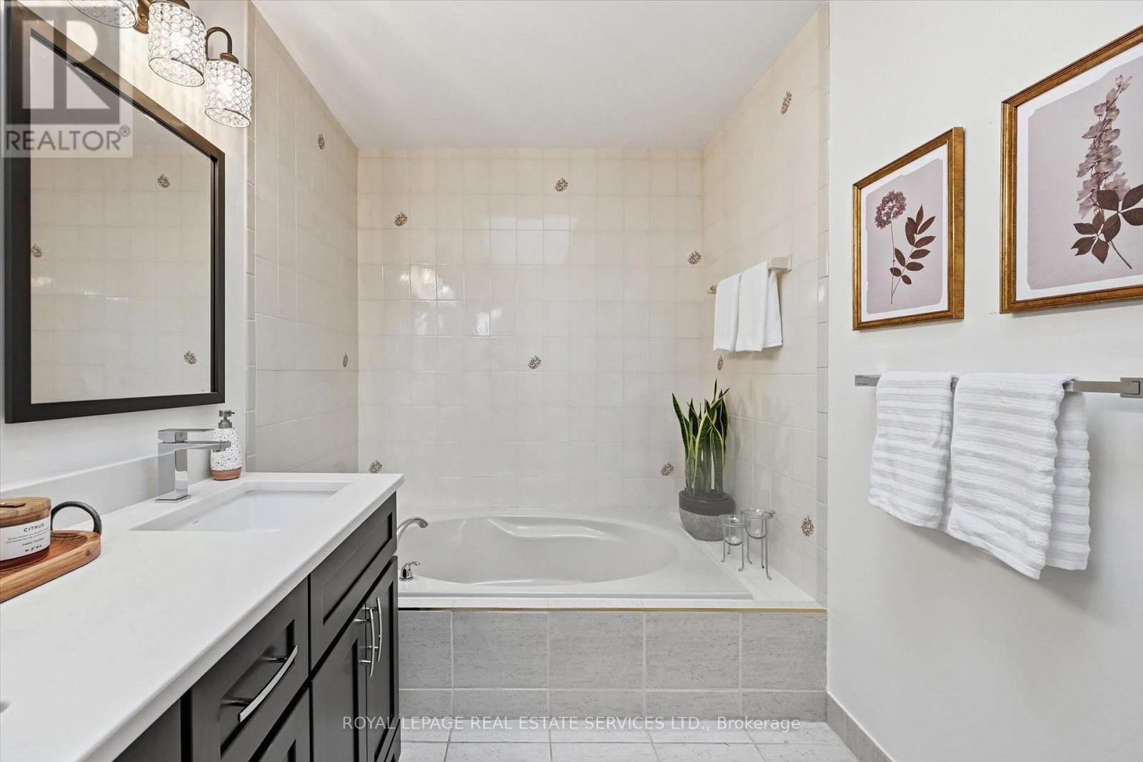 1100 Oakery Woods Place, Oakville, Ontario  L6M 2C1 - Photo 29 - W12915012