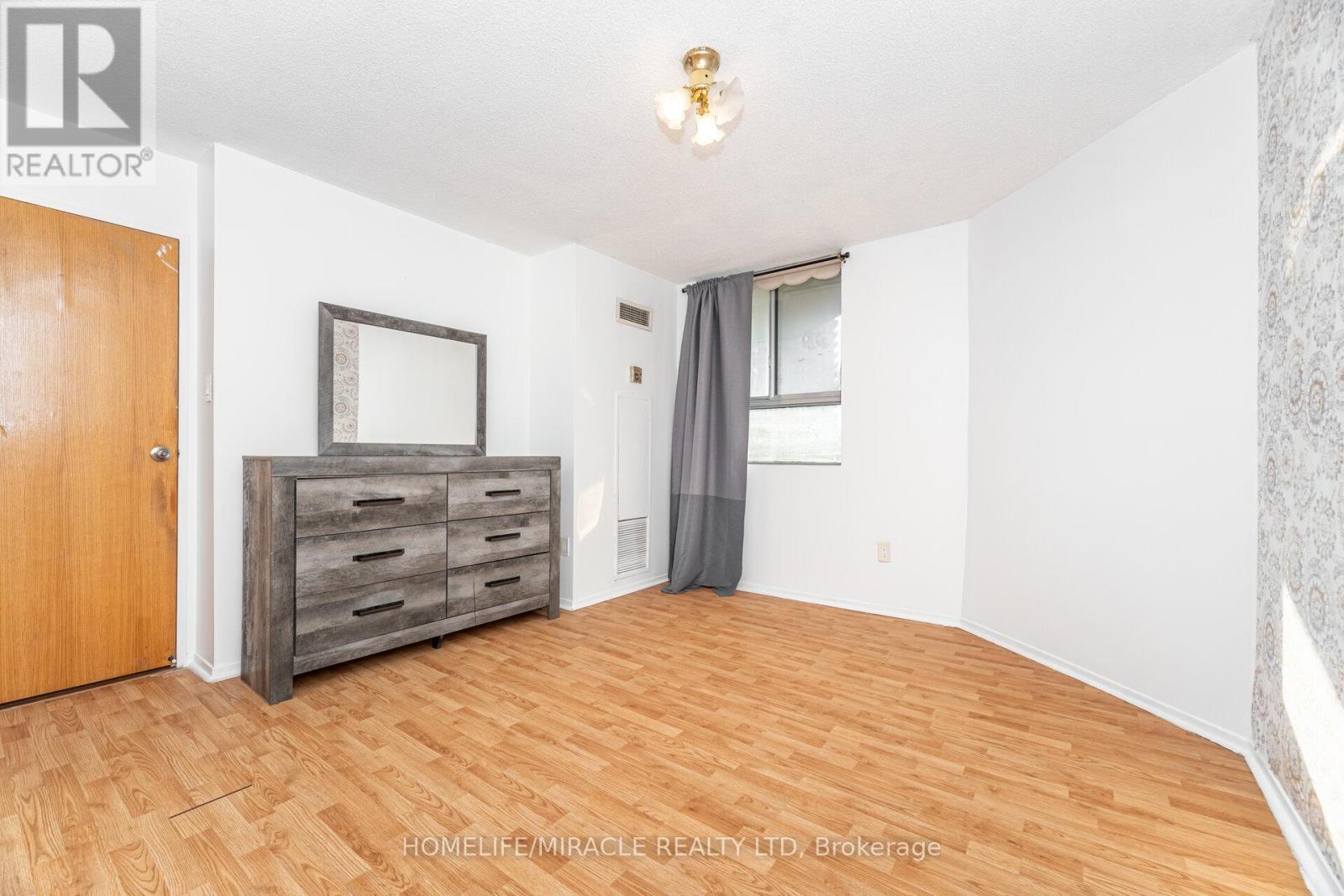 208 - 236 Albion Road, Toronto, Ontario M9W 6A6 - Photo 18 - W12915036