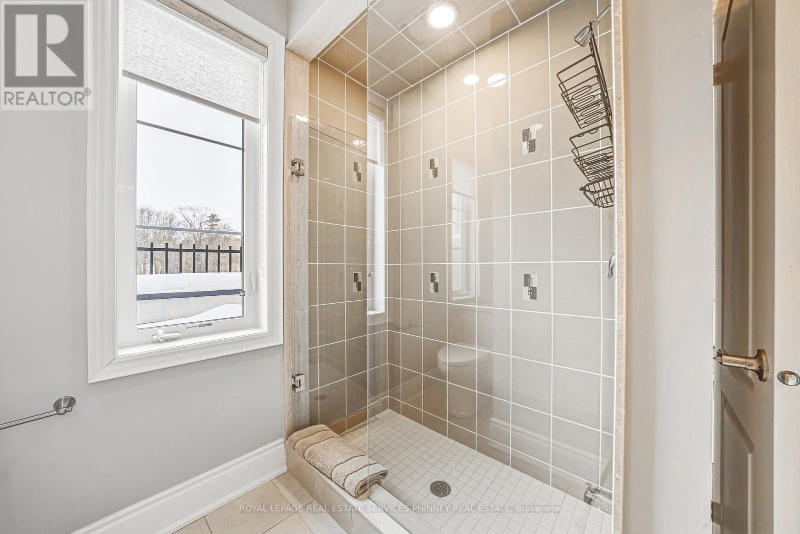 197 Nottingham Forest Road, Bradford West Gwillimbury, Ontario  L3Z 0H2 - Photo 23 - N12784608