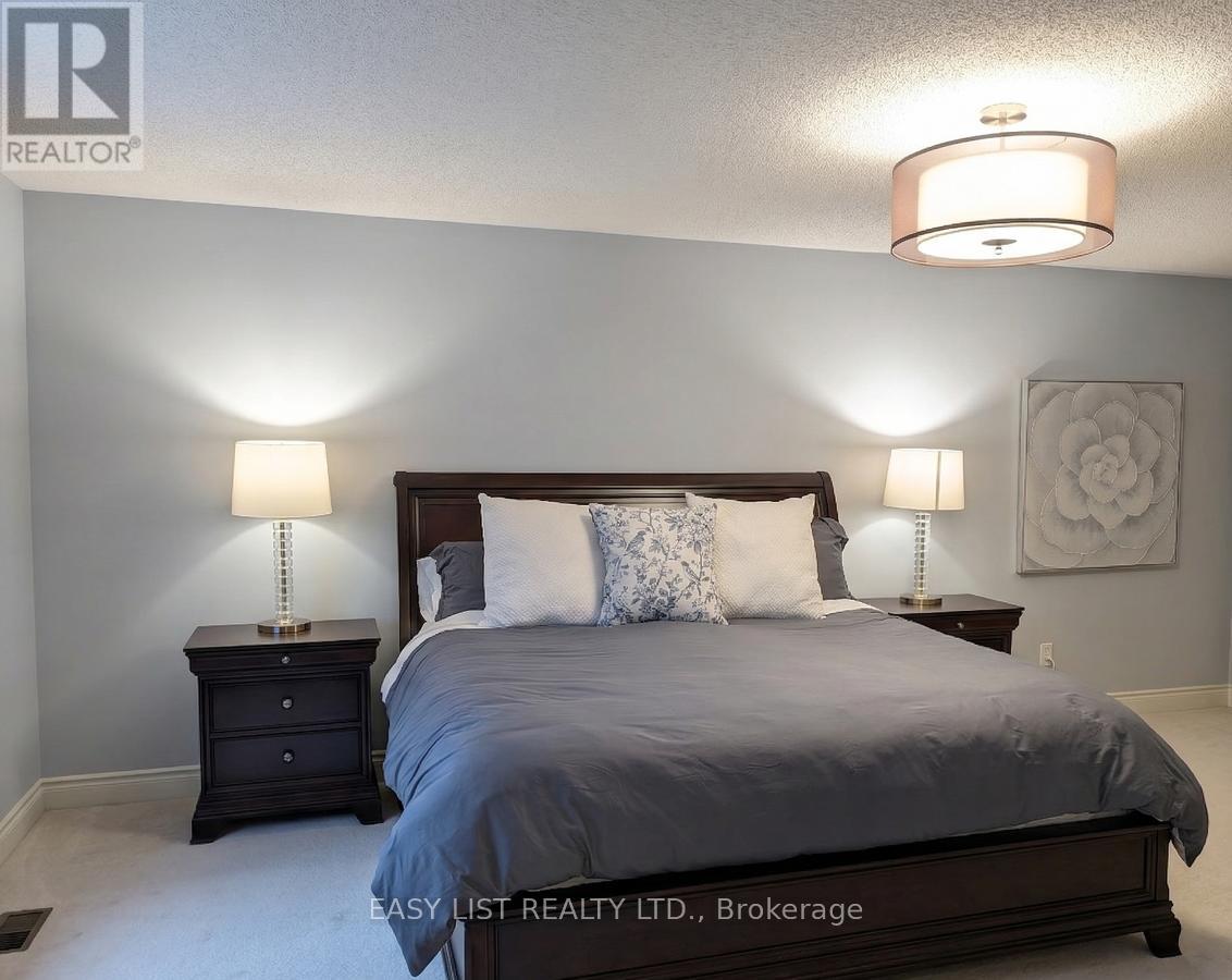 374 Dowson Loop, Newmarket, Ontario  L3X 3G3 - Photo 11 - N12912314