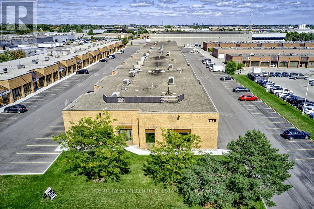 33 - 775 Pacific Road, Oakville, Ontario  L6L 6M4 - Photo 7 - W12908188