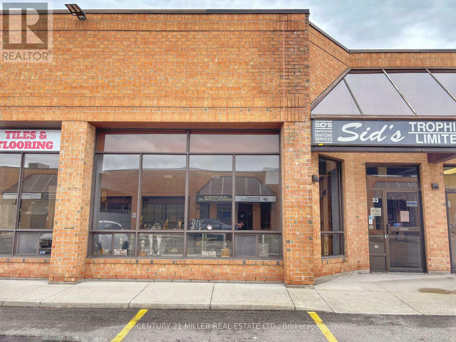 33 - 775 Pacific Road, Oakville, Ontario  L6L 6M4 - Photo 5 - W12908188