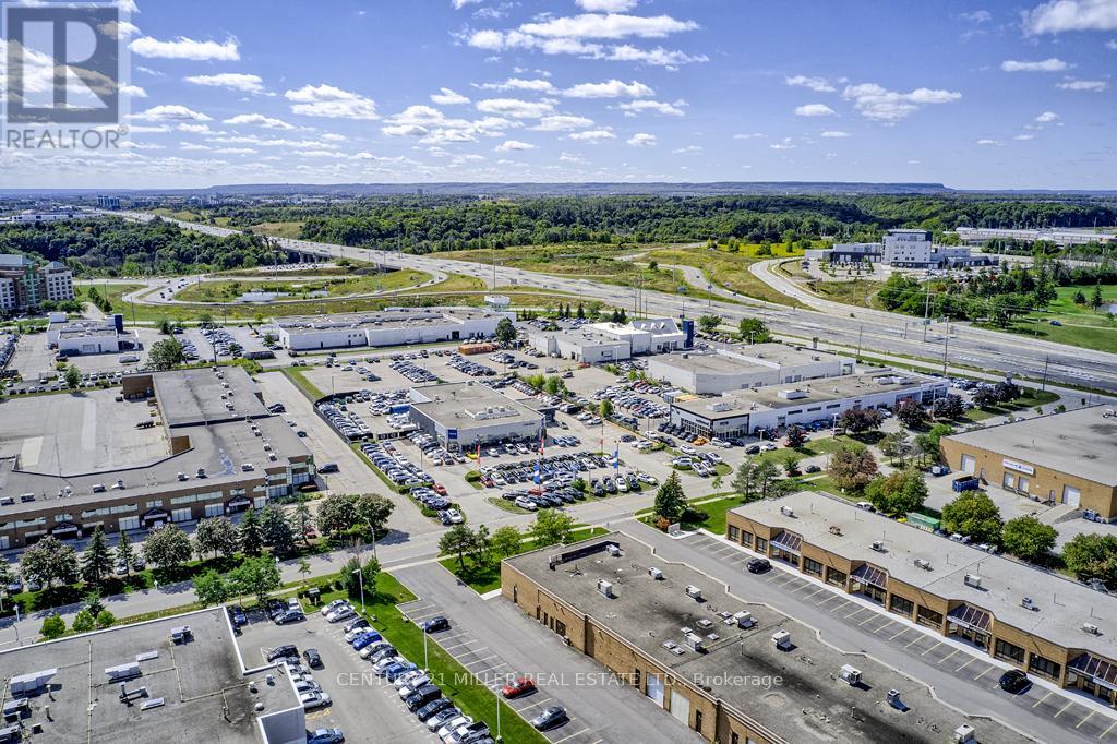 33 - 775 Pacific Road, Oakville, Ontario  L6L 6M4 - Photo 9 - W12908188