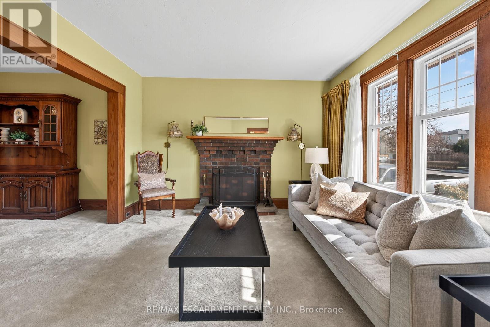 257 Queensdale Avenue E, Hamilton, Ontario  L9A 1L3 - Photo 10 - X12914908