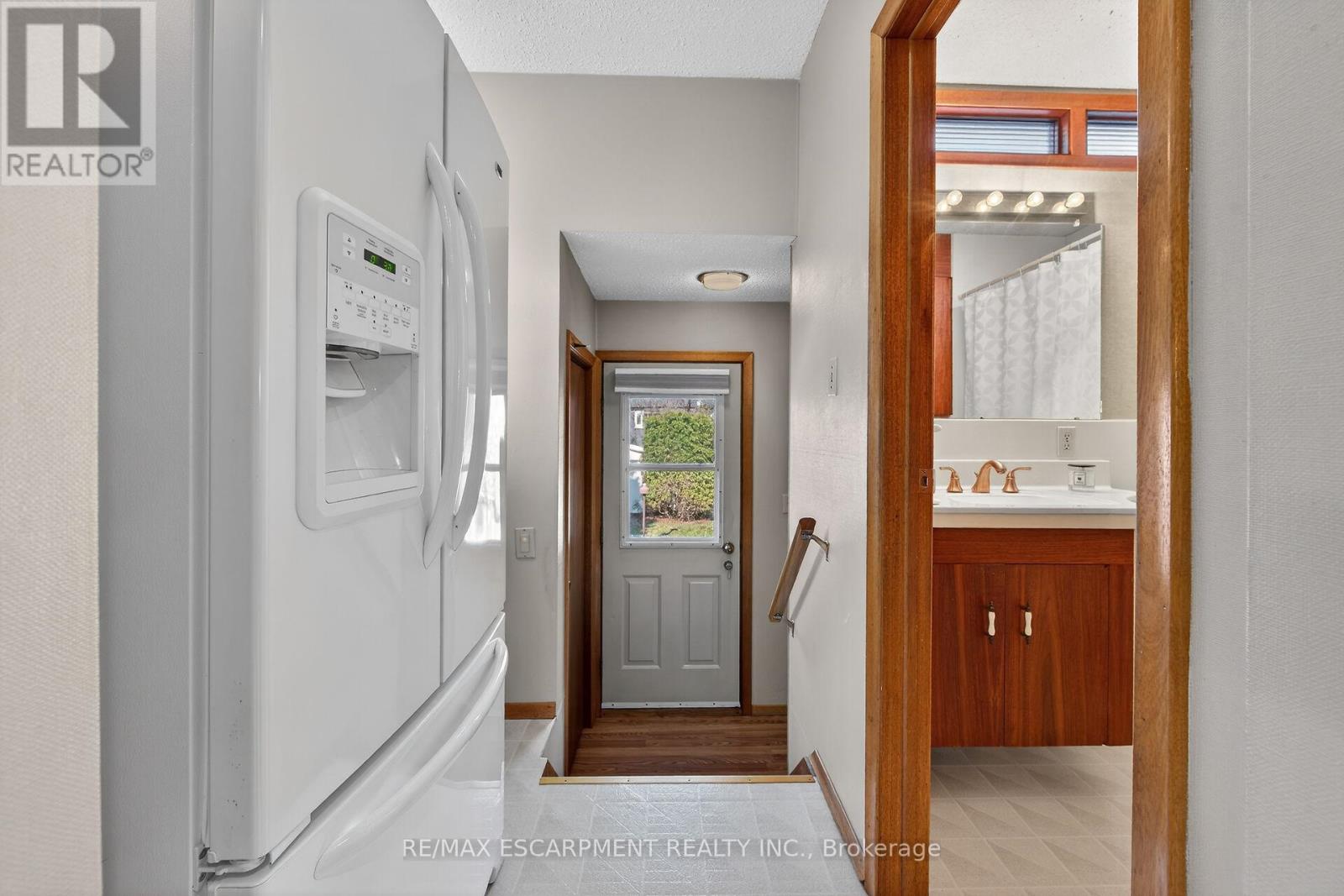 257 Queensdale Avenue E, Hamilton, Ontario  L9A 1L3 - Photo 20 - X12914908