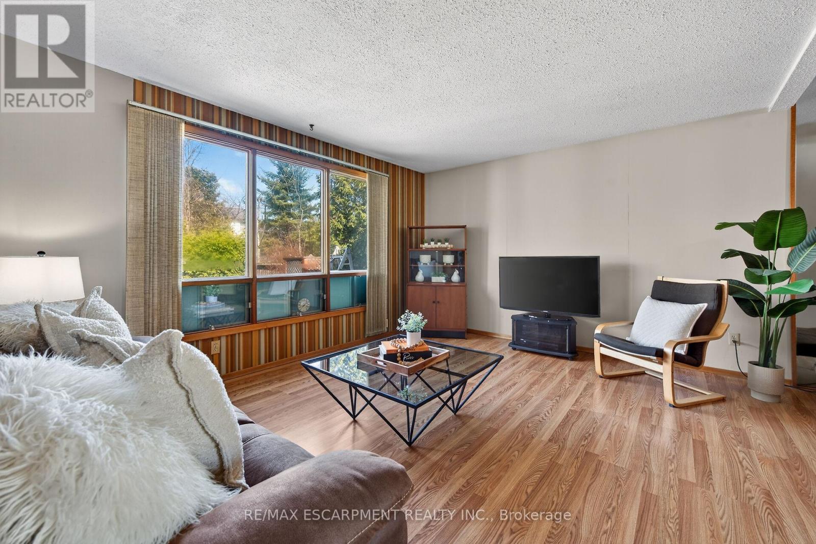 257 Queensdale Avenue E, Hamilton, Ontario  L9A 1L3 - Photo 24 - X12914908