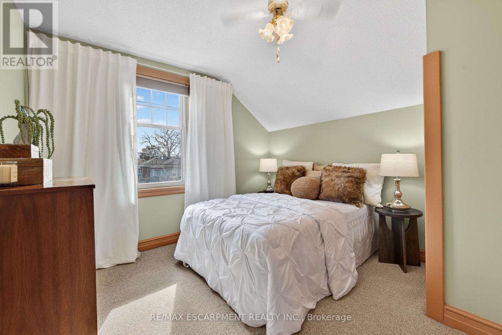 257 Queensdale Avenue E, Hamilton, Ontario  L9A 1L3 - Photo 31 - X12914908