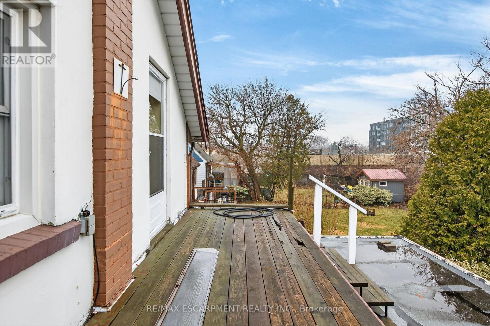 257 Queensdale Avenue E, Hamilton, Ontario  L9A 1L3 - Photo 34 - X12914908