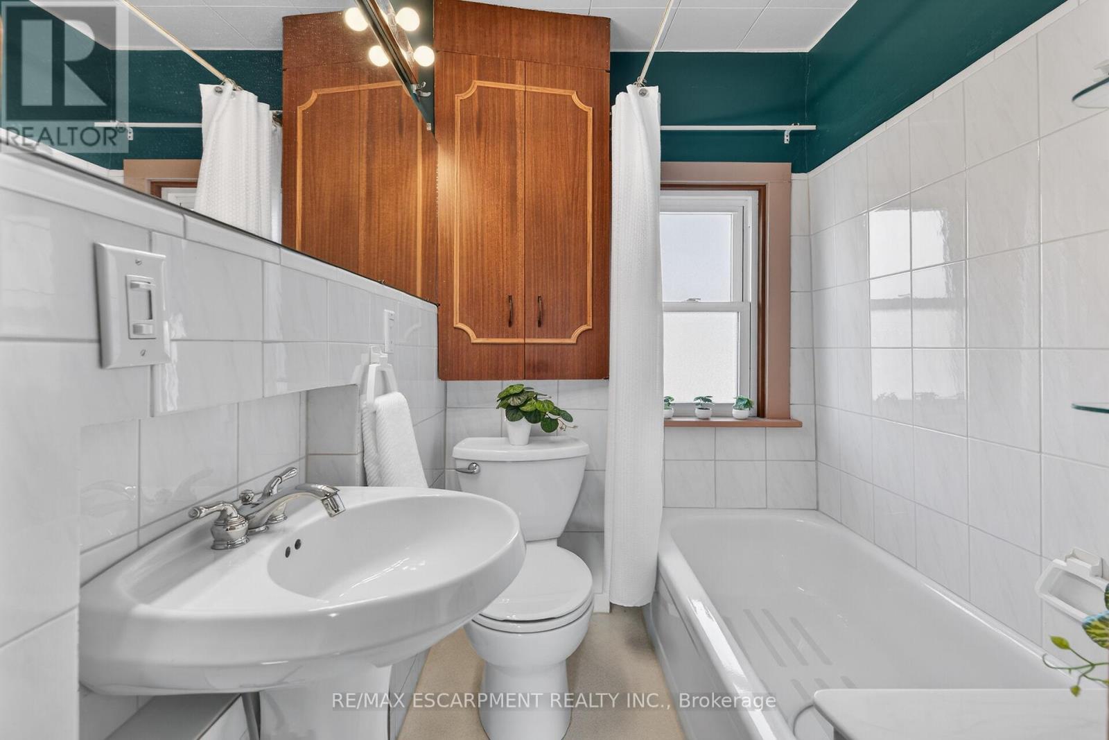 257 Queensdale Avenue E, Hamilton, Ontario  L9A 1L3 - Photo 38 - X12914908