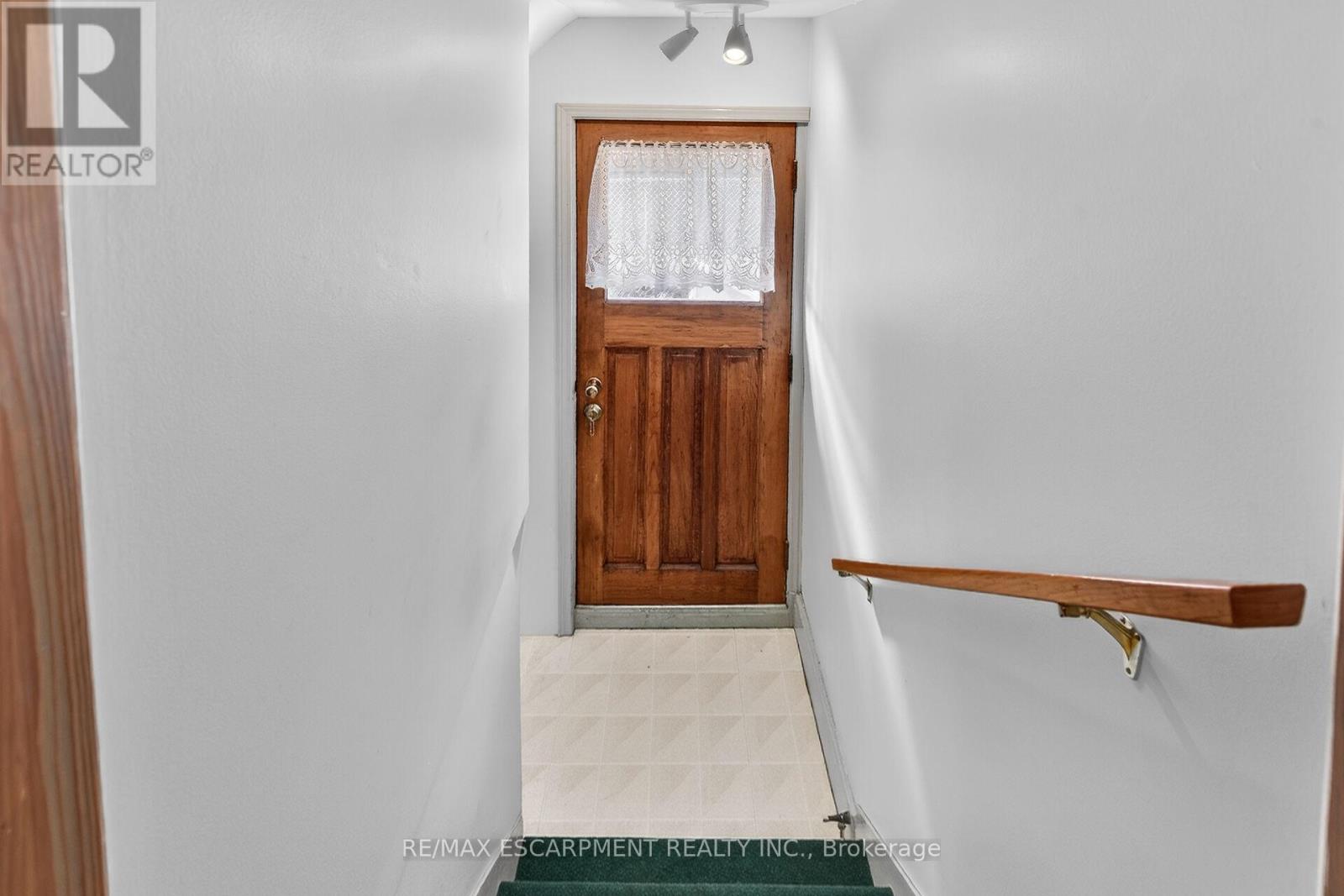 257 Queensdale Avenue E, Hamilton, Ontario  L9A 1L3 - Photo 39 - X12914908