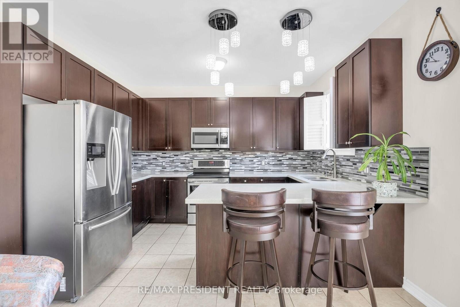 637 Armstrong Road, Shelburne, Ontario  L9V 3V6 - Photo 8 - X12914930