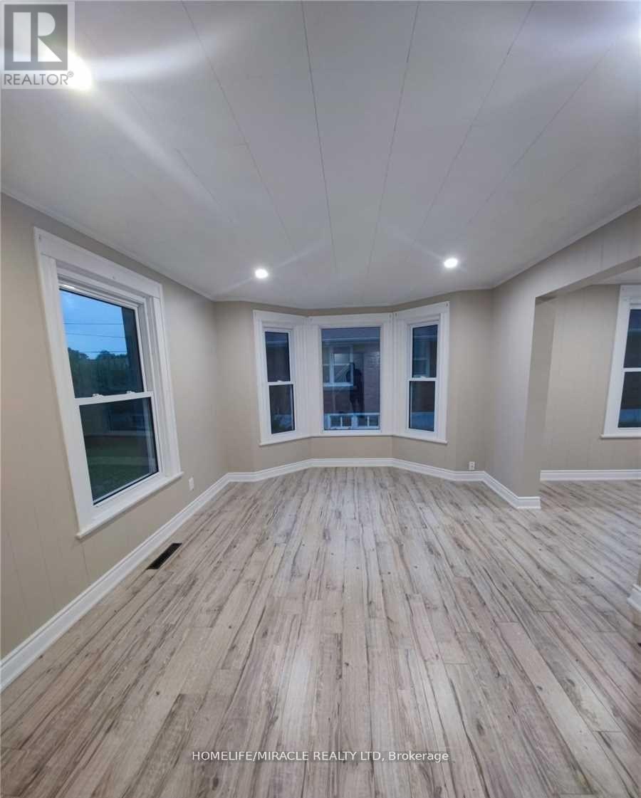 5967 Dixon Street, Niagara Falls (Dorchester), Ontario  L2G 2L2 - Photo 5 - X12914970