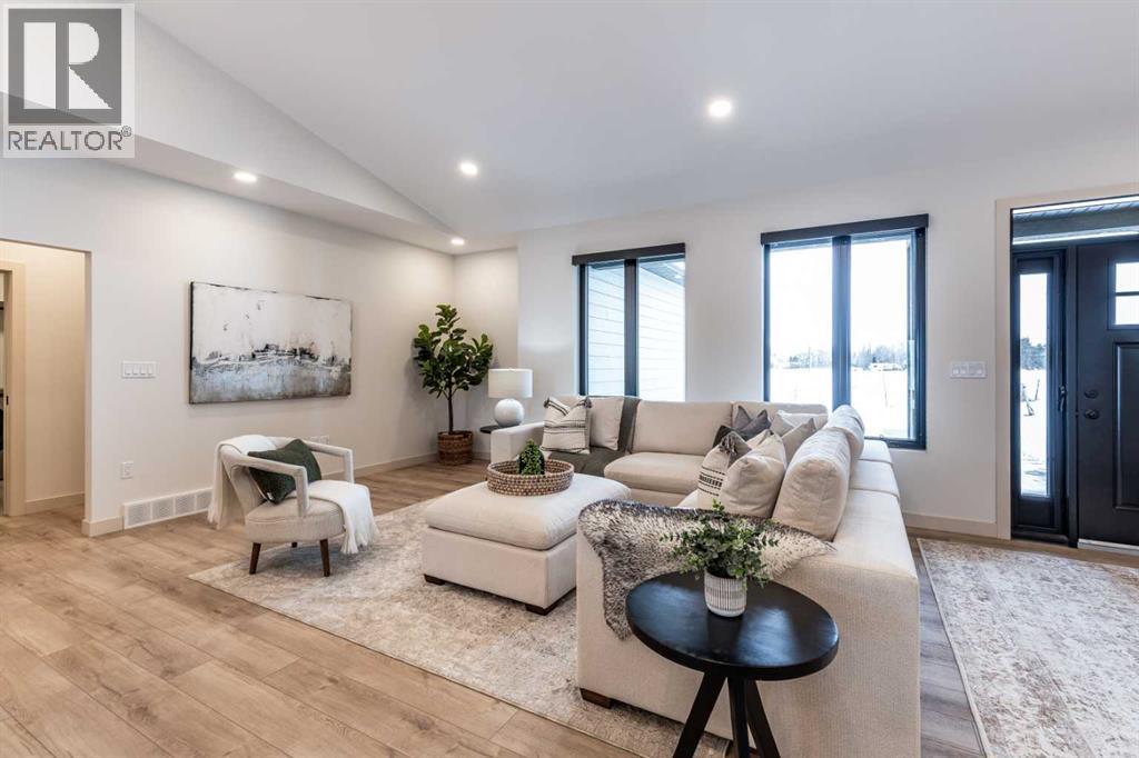 308 Yuma Court, Dunmore, Alberta  T1B 0J8 - Photo 4 - A2274641