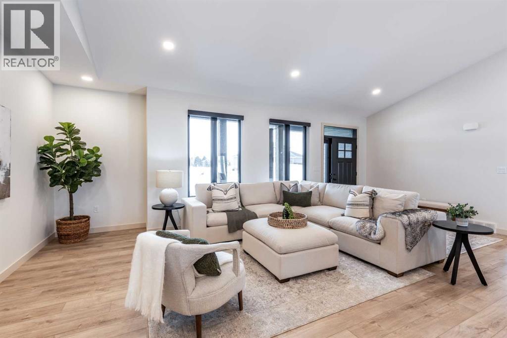 308 Yuma Court, Dunmore, Alberta  T1B 0J8 - Photo 5 - A2274641