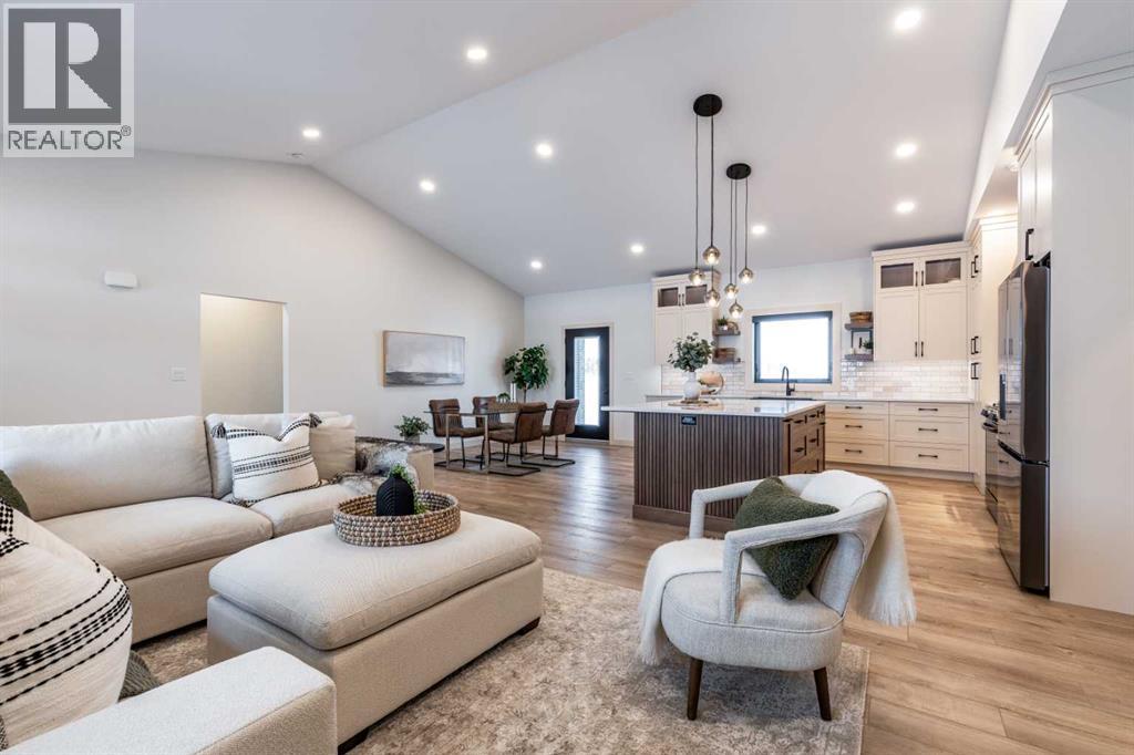 308 Yuma Court, Dunmore, Alberta  T1B 0J8 - Photo 8 - A2274641