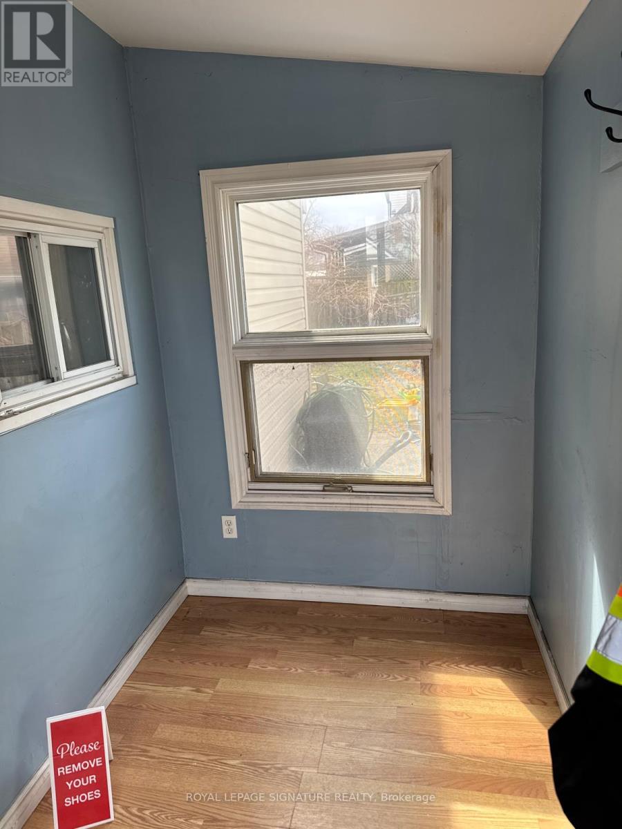 232 Grenfell Street, Hamilton, Ontario  L8H 3H9 - Photo 2 - X12830798