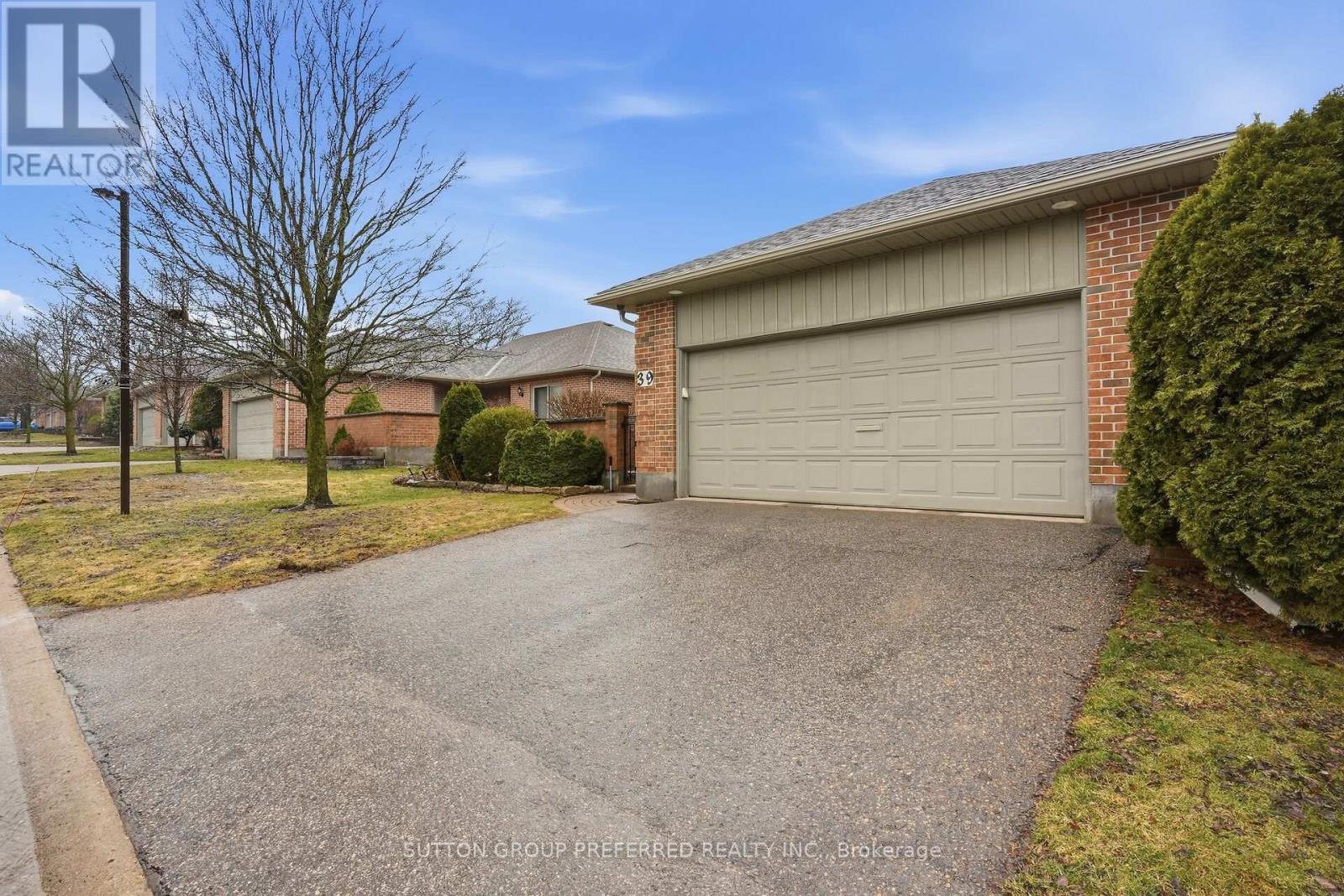 39 - 5 Cadeau Terrace, London South, Ontario  N6K 4H9 - Photo 2 - X12915100