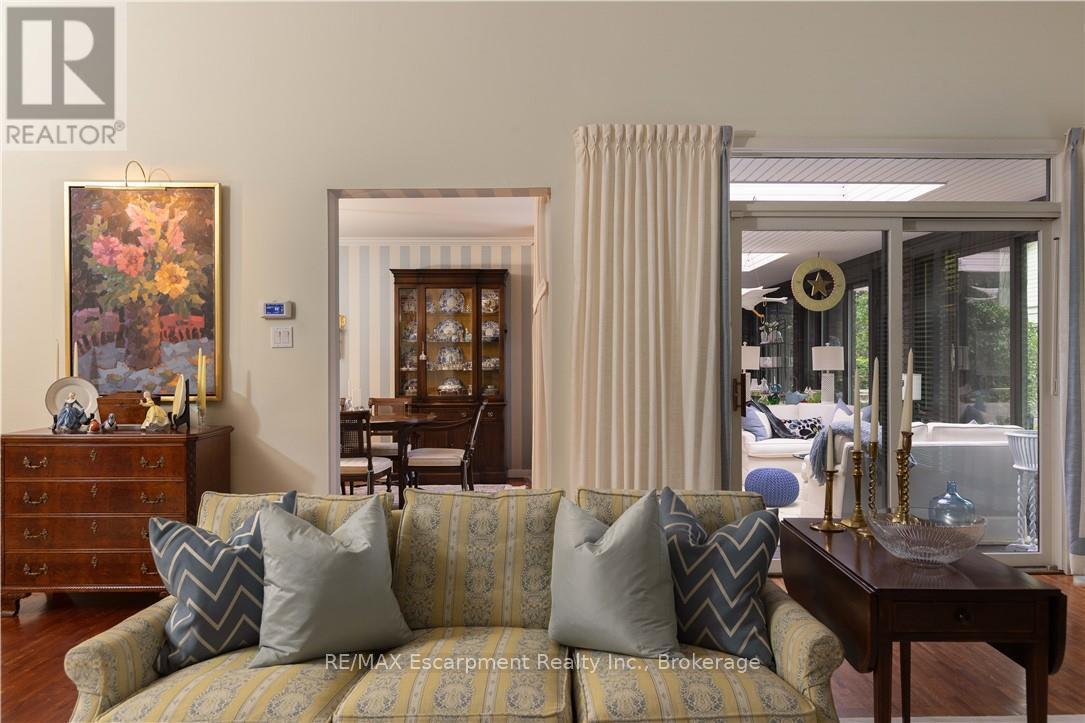 1168 Carey Road, Oakville, Ontario  L6J 2E4 - Photo 9 - W12785298