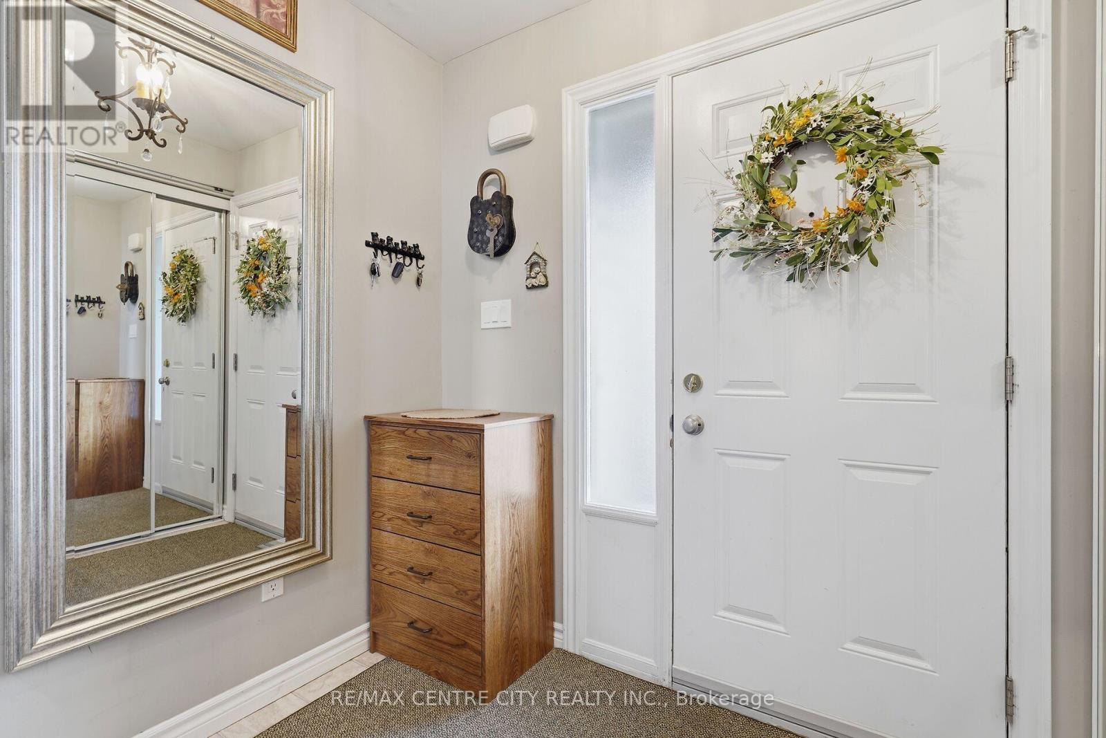 44 - 159 Deveron Crescent, London South, Ontario  N5Z 4J7 - Photo 5 - X12915276